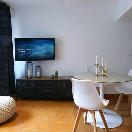 Eiffel Bridge Boutique Apartmán *