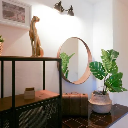 Eiffel Bridge Boutique * Girona