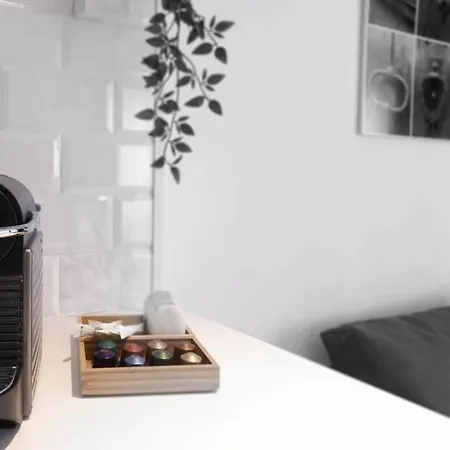 Eiffel Bridge Boutique * Girona