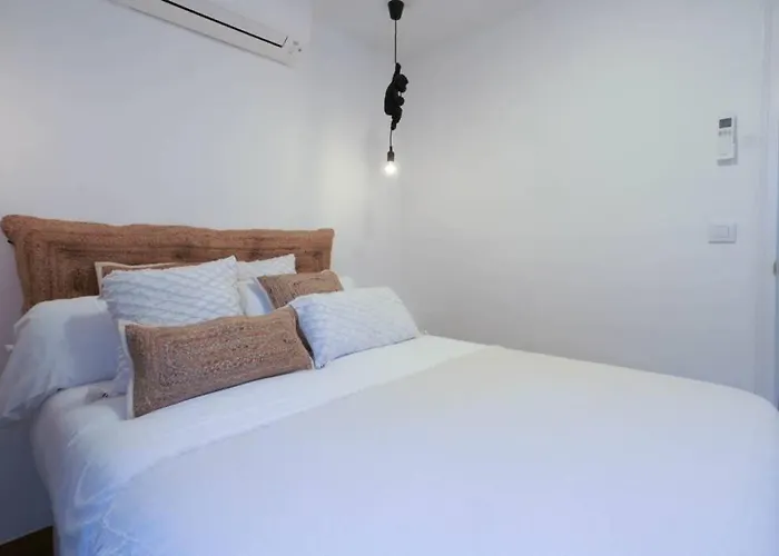 Eiffel Bridge Boutique Girona