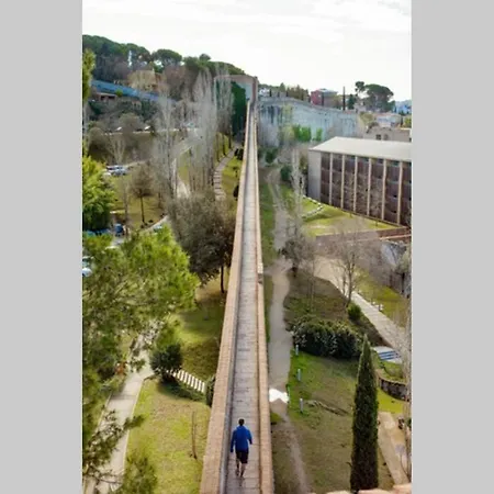 Eiffel Bridge Boutique Apartmán Girona